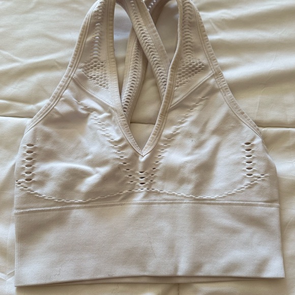 ALO Yoga Cream Sports Bra - Picture 1 of 3